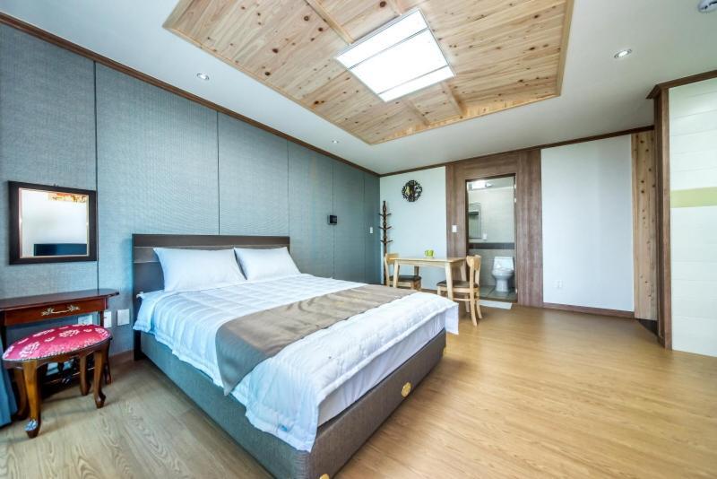 Sea And Wave Guest House Сеогвипо Екстериор снимка
